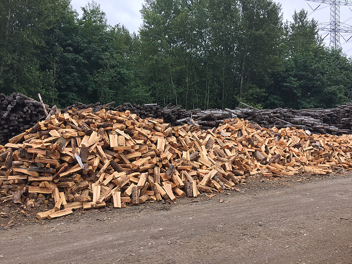 P&D Tree Service Seasoned Firewood - Small delivery fees apply.  Call us for current prices and fees.